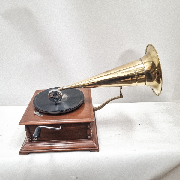 Gramophone Wooden Brass Horm 
